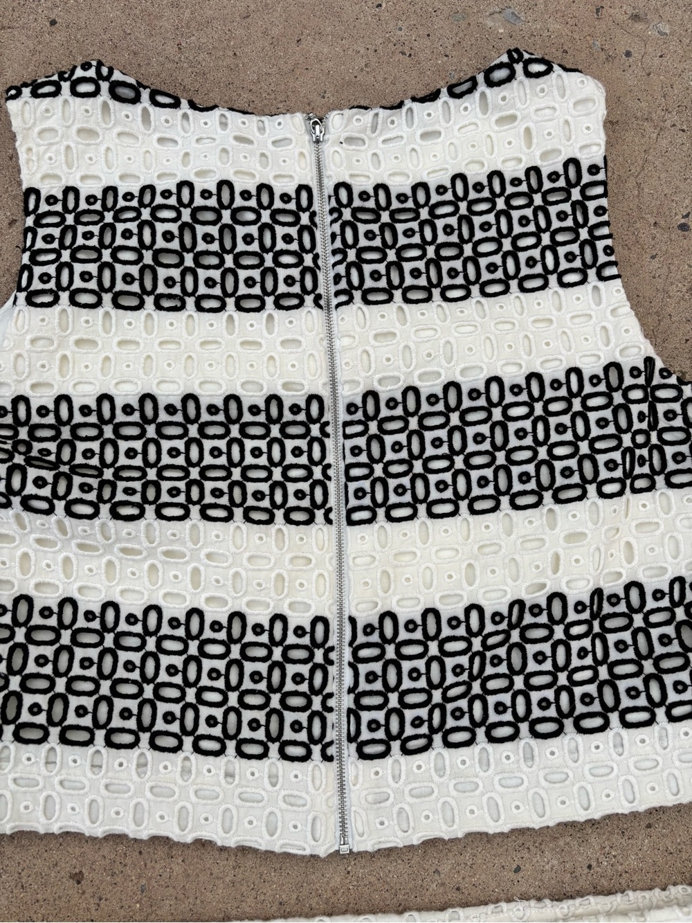 Antonio Melani Embroidered Eyelet Black and White Geometric 2-Piece Set Size 12 - Picture 3 of 7